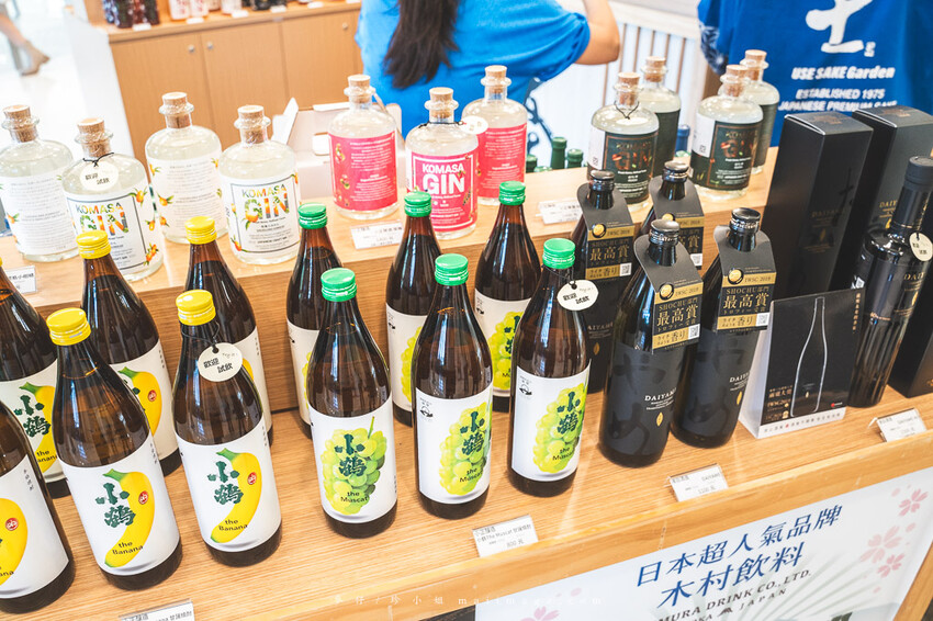 桃園購物｜大江購物中心MetroWalk～最美室內聖誕裝置藝術就在大江，好拍、好買、好好逛！還整年免費停車