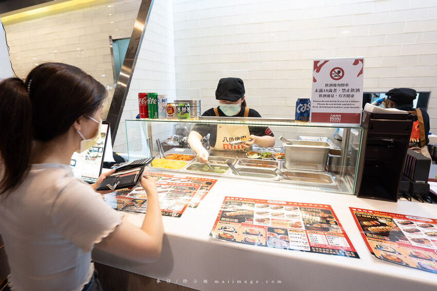 桃園購物｜大江購物中心MetroWalk～最美室內聖誕裝置藝術就在大江，好拍、好買、好好逛！還整年免費停車