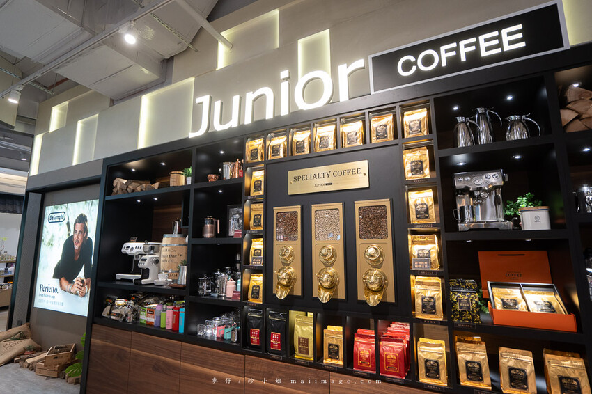 桃園購物｜大江購物中心MetroWalk～最美室內聖誕裝置藝術就在大江，好拍、好買、好好逛！還整年免費停車