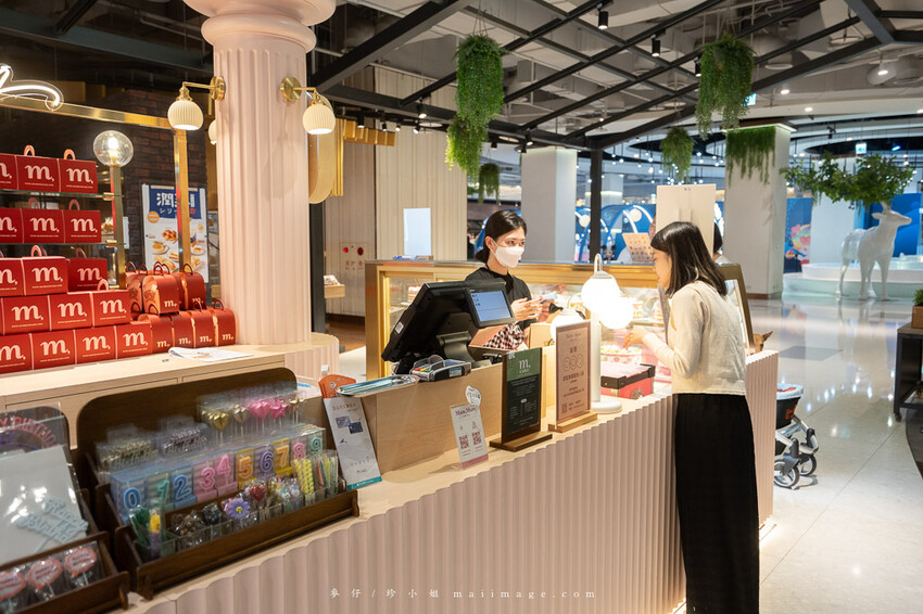 桃園購物｜大江購物中心MetroWalk～最美室內聖誕裝置藝術就在大江，好拍、好買、好好逛！還整年免費停車