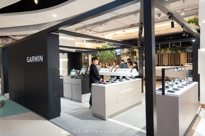 桃園購物｜大江購物中心MetroWalk～最美室內聖誕裝置藝術就在大江，好拍、好買、好好逛！還整年免費停車