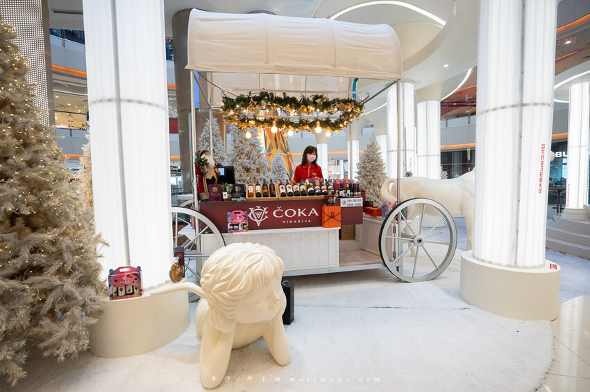 桃園購物｜大江購物中心MetroWalk～最美室內聖誕裝置藝術就在大江，好拍、好買、好好逛！還整年免費停車