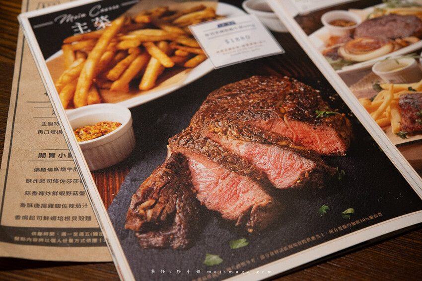 桃園購物｜大江購物中心MetroWalk～最美室內聖誕裝置藝術就在大江，好拍、好買、好好逛！還整年免費停車