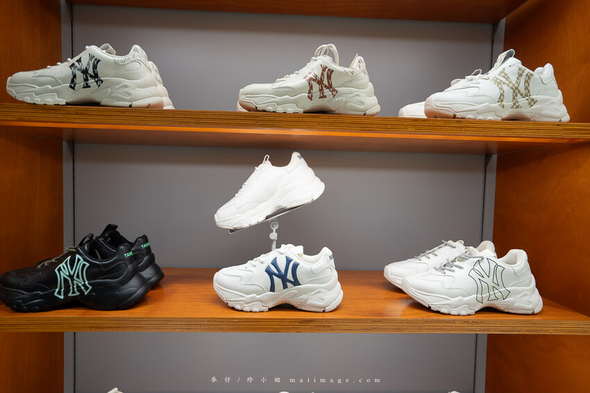 桃園購物｜大江購物中心MetroWalk～最美室內聖誕裝置藝術就在大江，好拍、好買、好好逛！還整年免費停車