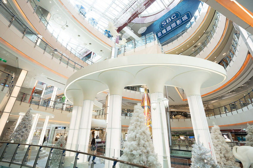 桃園購物｜大江購物中心MetroWalk～最美室內聖誕裝置藝術就在大江，好拍、好買、好好逛！還整年免費停車