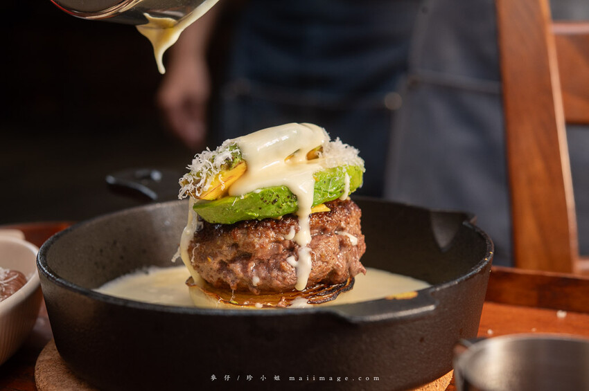 桃園購物｜大江購物中心MetroWalk～最美室內聖誕裝置藝術就在大江，好拍、好買、好好逛！還整年免費停車