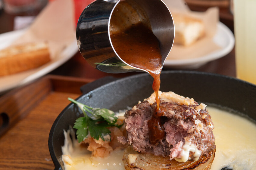 桃園購物｜大江購物中心MetroWalk～最美室內聖誕裝置藝術就在大江，好拍、好買、好好逛！還整年免費停車