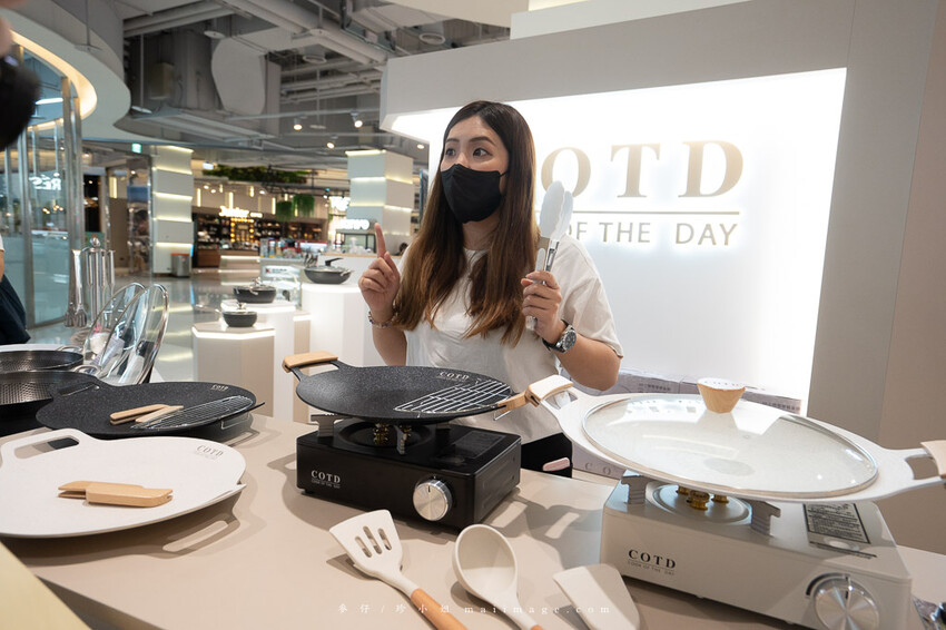 桃園購物｜大江購物中心MetroWalk～最美室內聖誕裝置藝術就在大江，好拍、好買、好好逛！還整年免費停車