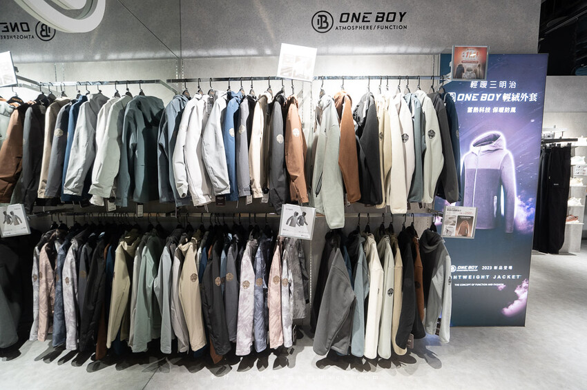 桃園購物｜大江購物中心MetroWalk～最美室內聖誕裝置藝術就在大江，好拍、好買、好好逛！還整年免費停車