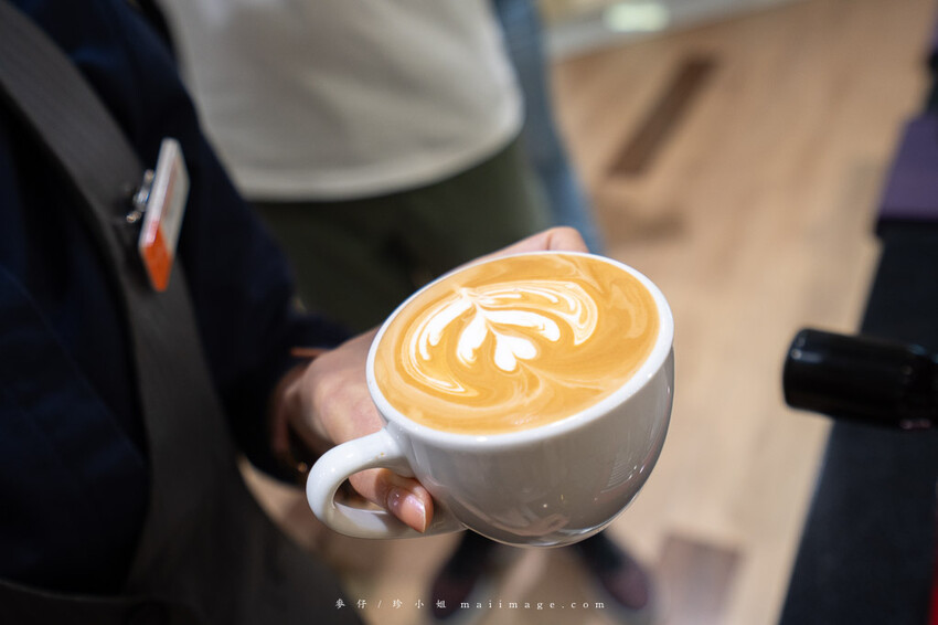 桃園購物｜大江購物中心MetroWalk～最美室內聖誕裝置藝術就在大江，好拍、好買、好好逛！還整年免費停車