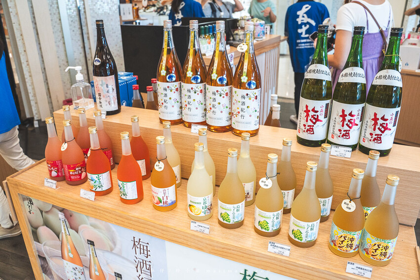 桃園購物｜大江購物中心MetroWalk～最美室內聖誕裝置藝術就在大江，好拍、好買、好好逛！還整年免費停車