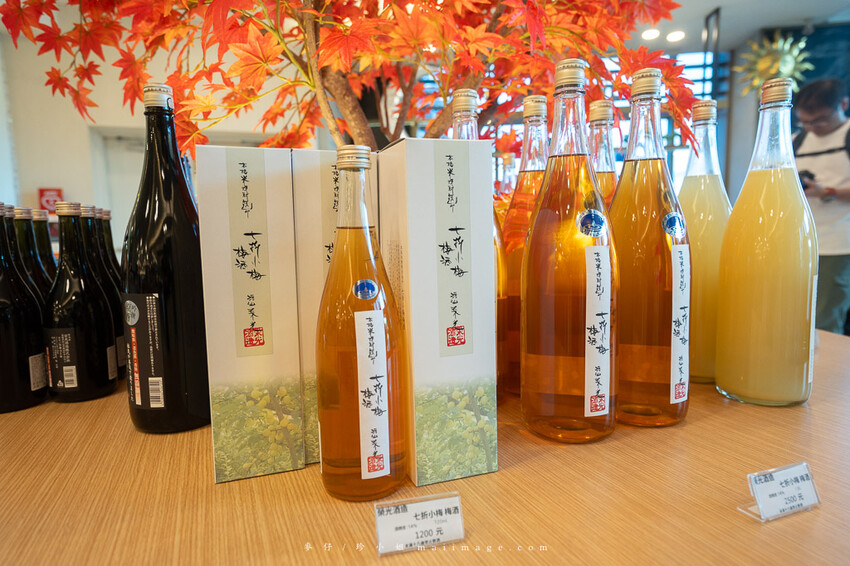 桃園購物｜大江購物中心MetroWalk～最美室內聖誕裝置藝術就在大江，好拍、好買、好好逛！還整年免費停車