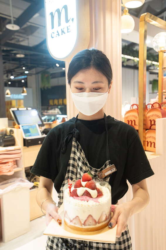 桃園購物｜大江購物中心MetroWalk～最美室內聖誕裝置藝術就在大江，好拍、好買、好好逛！還整年免費停車