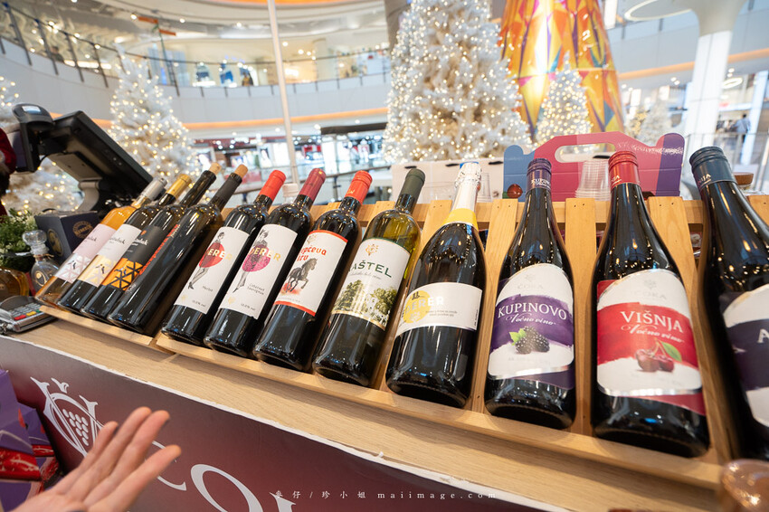 桃園購物｜大江購物中心MetroWalk～最美室內聖誕裝置藝術就在大江，好拍、好買、好好逛！還整年免費停車