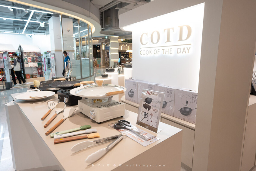 桃園購物｜大江購物中心MetroWalk～最美室內聖誕裝置藝術就在大江，好拍、好買、好好逛！還整年免費停車