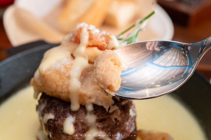 桃園購物｜大江購物中心MetroWalk～最美室內聖誕裝置藝術就在大江，好拍、好買、好好逛！還整年免費停車