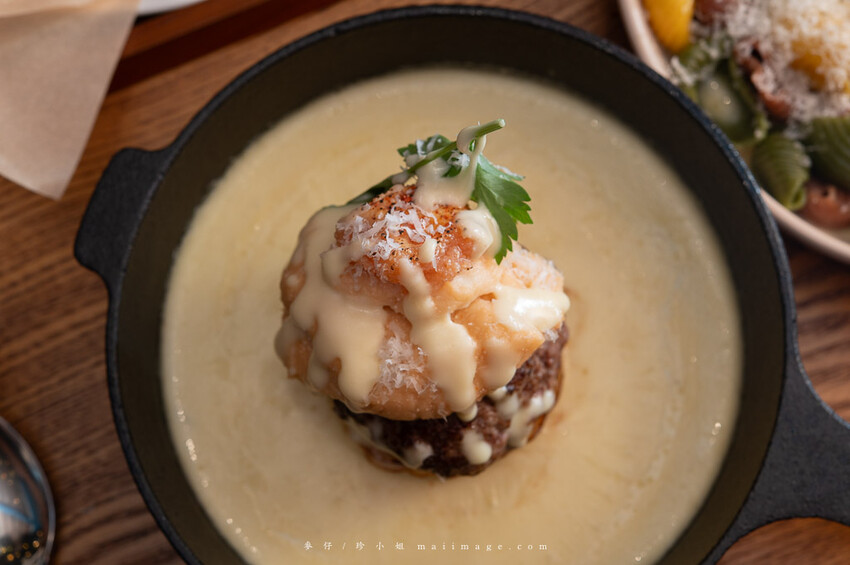 桃園購物｜大江購物中心MetroWalk～最美室內聖誕裝置藝術就在大江，好拍、好買、好好逛！還整年免費停車