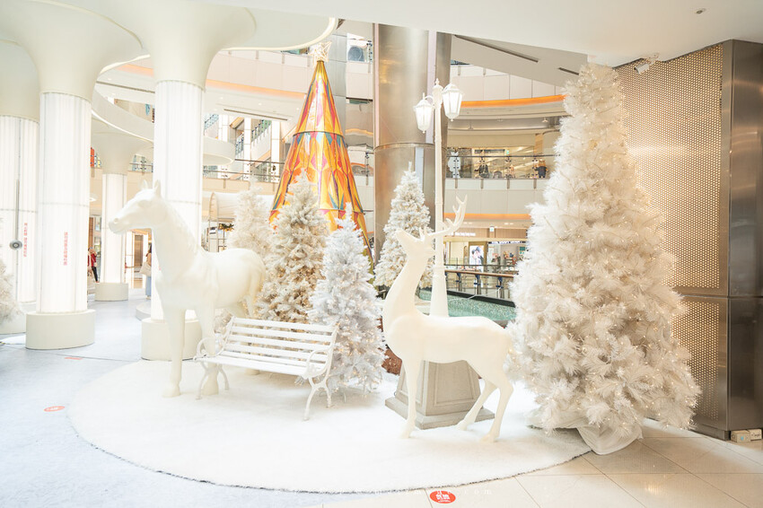 桃園購物｜大江購物中心MetroWalk～最美室內聖誕裝置藝術就在大江，好拍、好買、好好逛！還整年免費停車