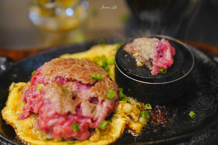 【九州福岡｜美食】極味屋 福岡PARCO店。福岡人氣美食，鐵板和牛漢堡排，熟度自己決定，鐵盤上吱吱作響