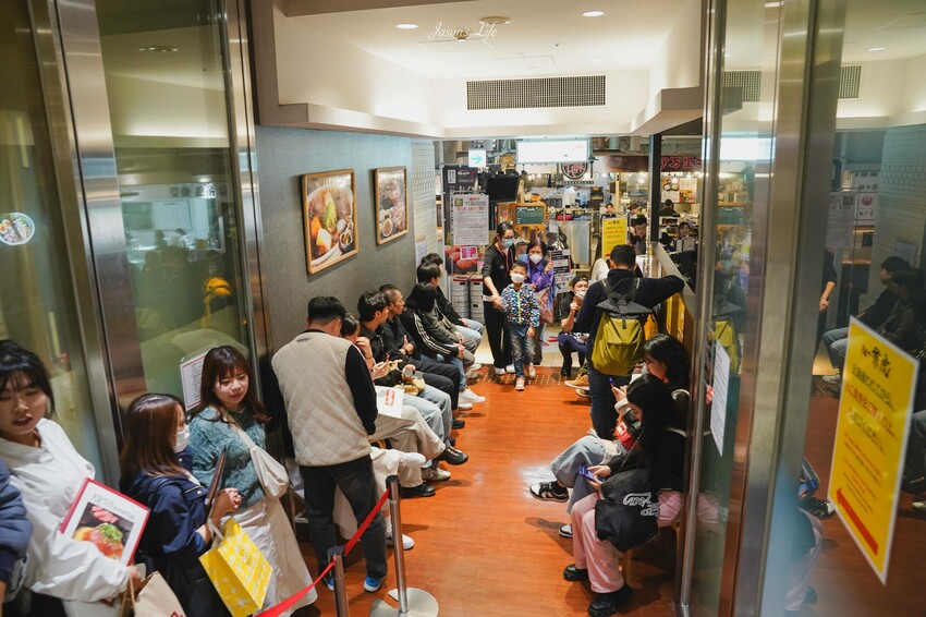 【九州福岡｜美食】極味屋 福岡PARCO店。福岡人氣美食，鐵板和牛漢堡排，熟度自己決定，鐵盤上吱吱作響