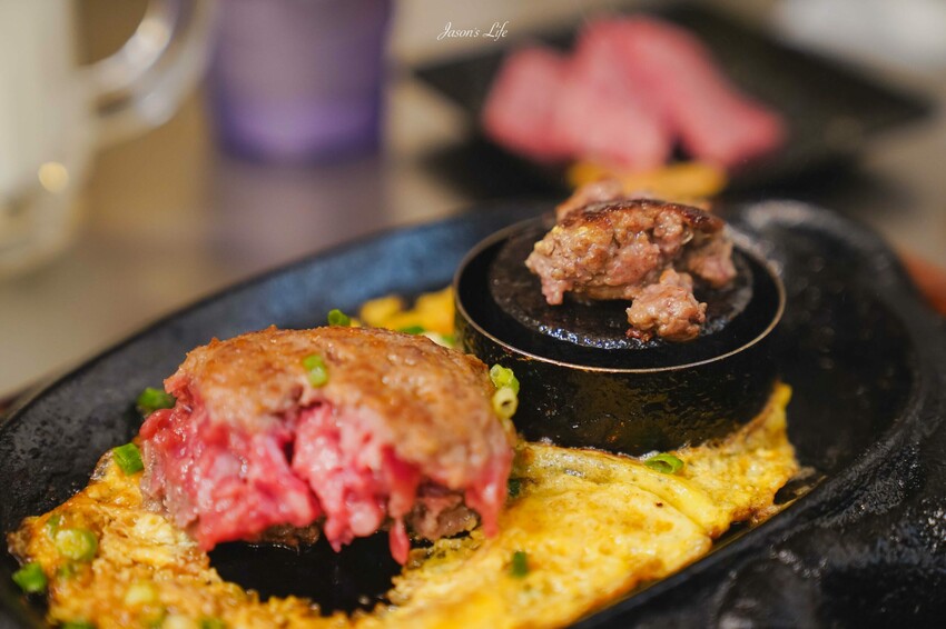 【九州福岡｜美食】極味屋 福岡PARCO店。福岡人氣美食，鐵板和牛漢堡排，熟度自己決定，鐵盤上吱吱作響