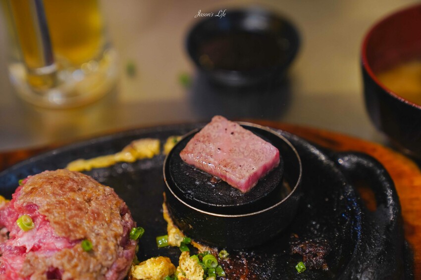 【九州福岡｜美食】極味屋 福岡PARCO店。福岡人氣美食，鐵板和牛漢堡排，熟度自己決定，鐵盤上吱吱作響