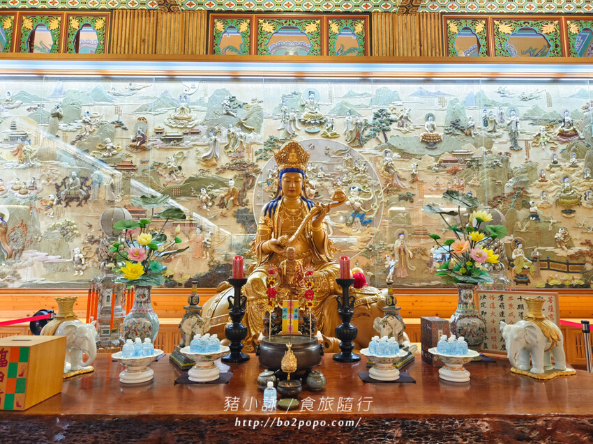 高雄。六龜》諦願寺-樟木臥佛像及精緻建築彩繪很吸睛