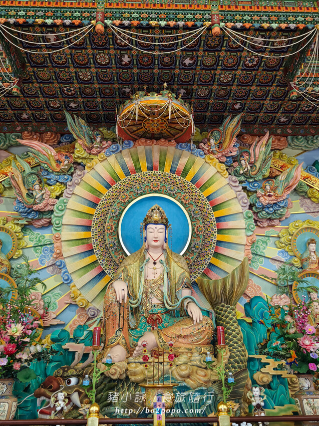 高雄。六龜》諦願寺-樟木臥佛像及精緻建築彩繪很吸睛