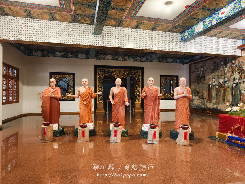 高雄。六龜》諦願寺-樟木臥佛像及精緻建築彩繪很吸睛