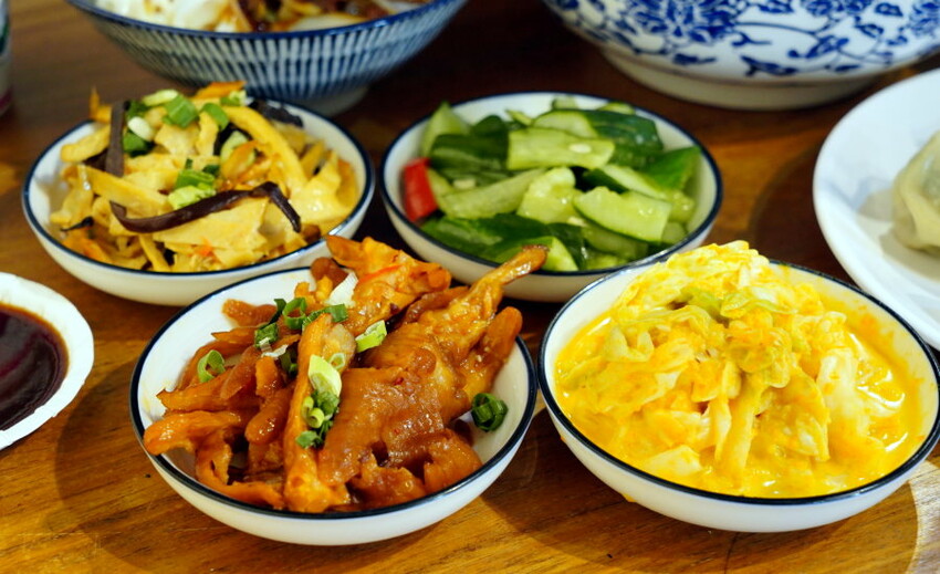 【竹南親子一日遊】四方鮮乳牧場、白沙屯拱天宮、麵容餃好、獅山親子公園、南寮漁港、後龍好望角!