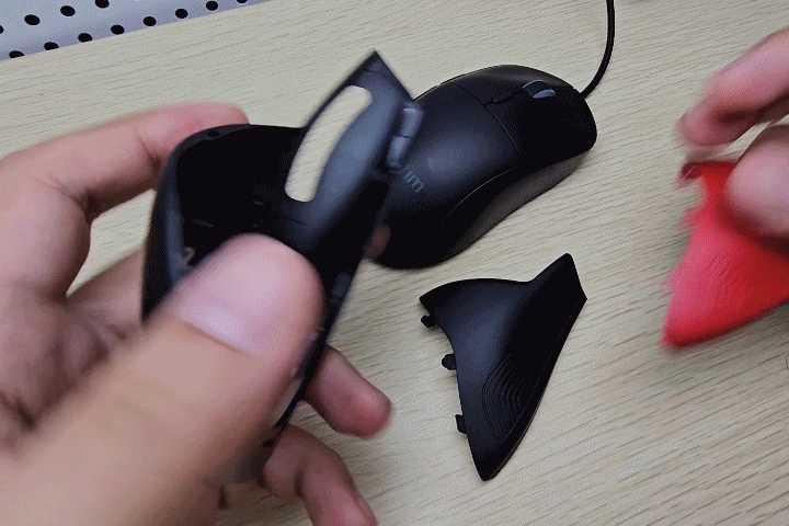 【3C週邊】「Serafim M1電競變形滑鼠」全球首款一秒 「Serafim M1電競變形滑鼠」全球首款一秒變電競/商務滑鼠給你創新想像和應用