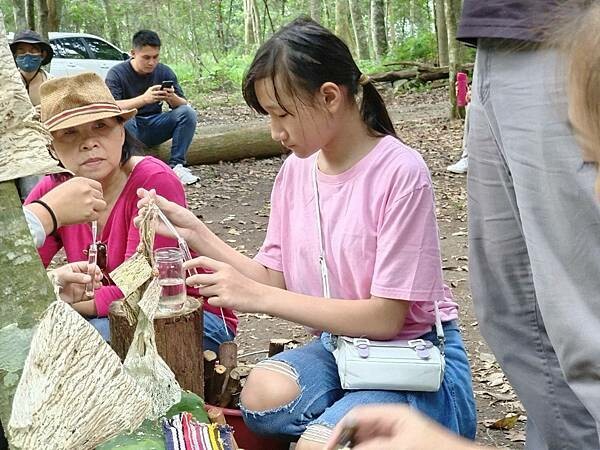 松鶴部落-森林五感體驗,享受敲樹皮、精油噴霧DIY及山林饗宴