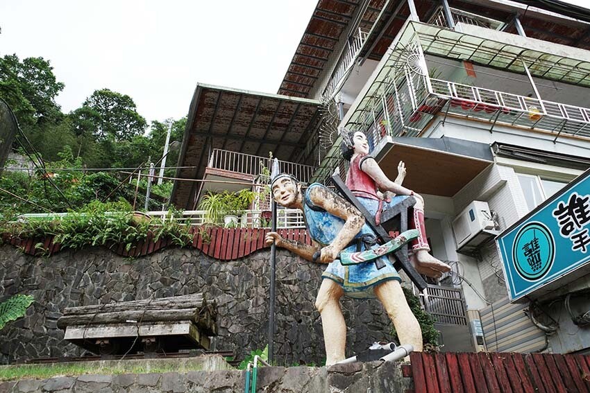 【2023烏來景點一日遊】烏來景點推薦/烏來老街美食/搭乘烏來台車、欣賞瀑布景點、溫泉推薦/泰雅族的原住民