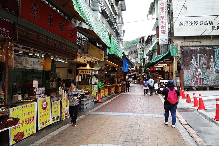 【2023烏來景點一日遊】烏來景點推薦/烏來老街美食/搭乘烏來台車、欣賞瀑布景點、溫泉推薦/泰雅族的原住民