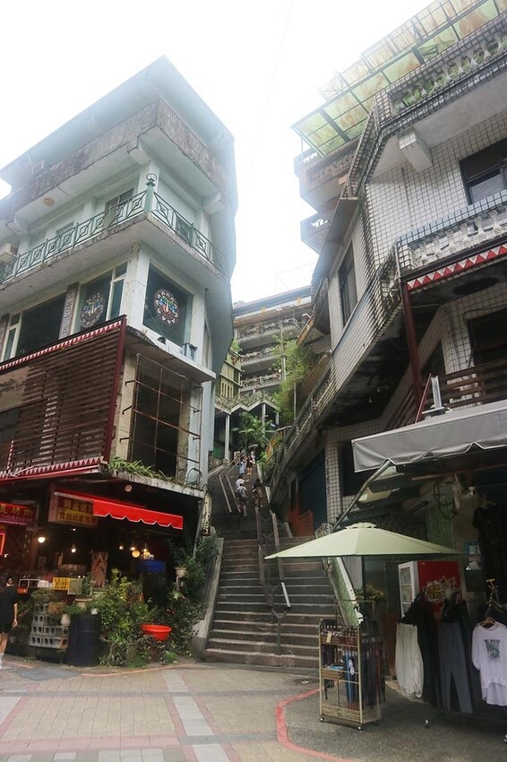 【2023烏來景點一日遊】烏來景點推薦/烏來老街美食/搭乘烏來台車、欣賞瀑布景點、溫泉推薦/泰雅族的原住民