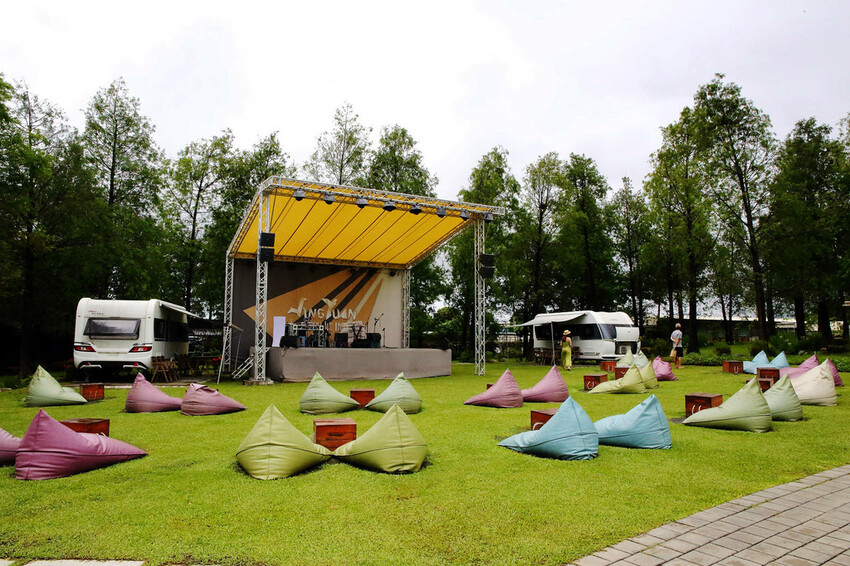 高雄親子景點寵物友善景觀餐廳。喝咖啡看飛機、可愛動物區互動、 高雄親子景點寵物友善景觀餐廳。喝咖啡看飛機、可愛動物區互動、