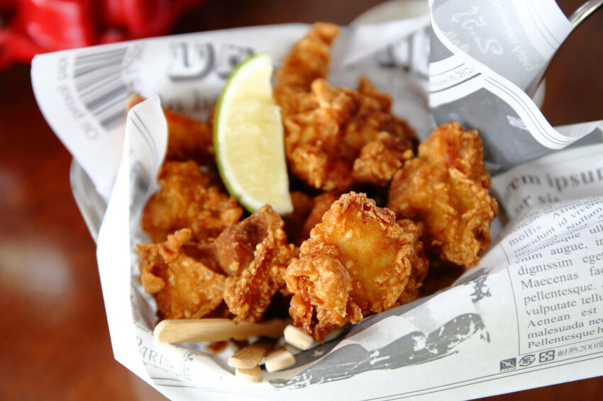 高雄親子景點寵物友善景觀餐廳。喝咖啡看飛機、可愛動物區互動、 高雄親子景點寵物友善景觀餐廳。喝咖啡看飛機、可愛動物區互動、