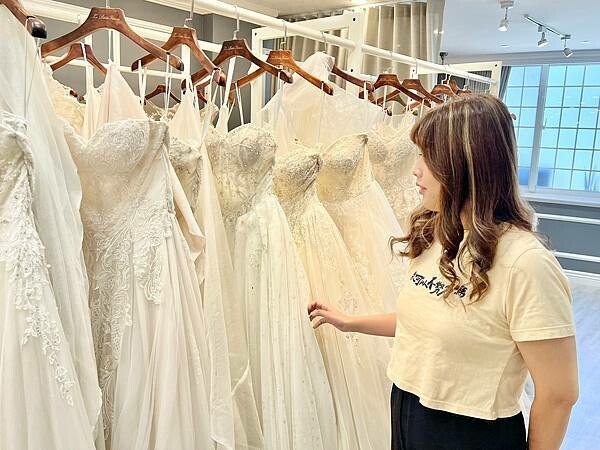 ＋（結婚登記懶人包）紅氣球自助婚紗～專業妝髮、絕美婚紗、獨家