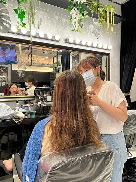 ＋（結婚登記懶人包）紅氣球自助婚紗～專業妝髮、絕美婚紗、獨家