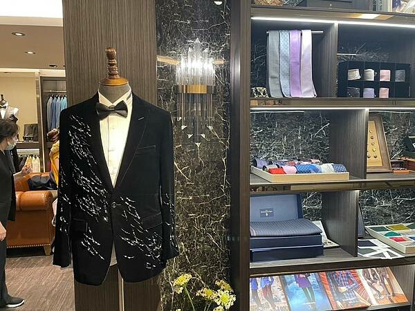 ＋（結婚登記懶人包）紅氣球自助婚紗～專業妝髮、絕美婚紗、獨家