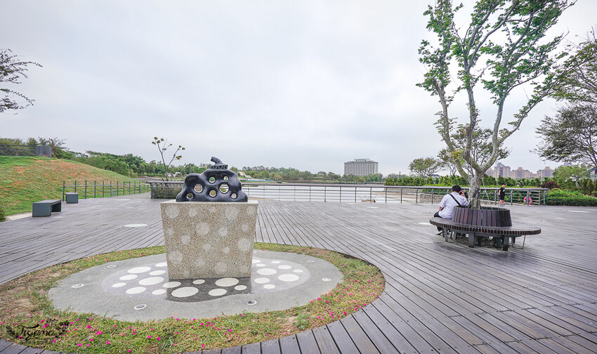 嘉義景點|國立故宮博物院南部院區:蒜頭糖廠五分車進站「故宮南院」,免費兒童創意中心、戶外大滑梯沙坑戲水區 @緹雅瑪 美食旅遊趣