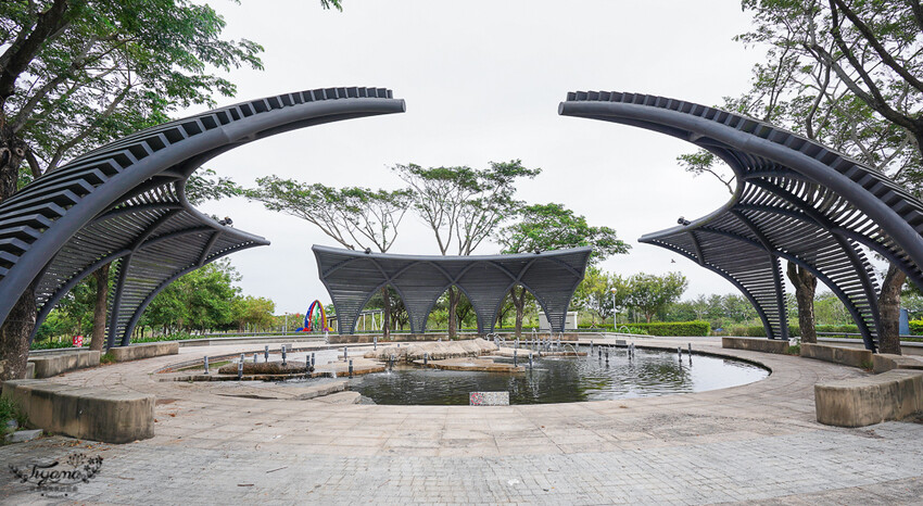 嘉義景點|國立故宮博物院南部院區:蒜頭糖廠五分車進站「故宮南院」,免費兒童創意中心、戶外大滑梯沙坑戲水區 @緹雅瑪 美食旅遊趣