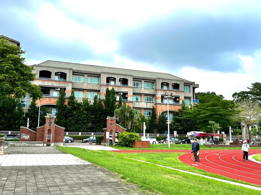 旗山美濃半日遊|旗山武德殿藝文中心.旗山特色兒童遊戲場.旗山悠閒逛逛玩玩