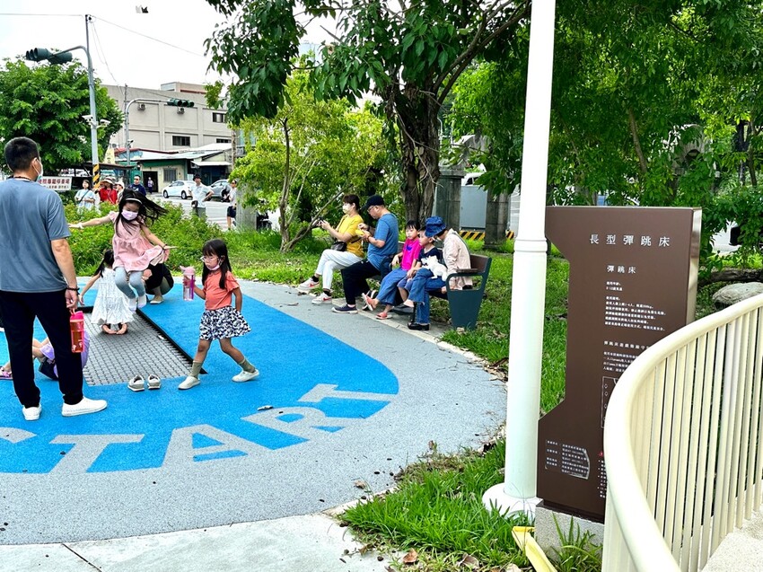 旗山美濃半日遊|旗山武德殿藝文中心.旗山特色兒童遊戲場.旗山悠閒逛逛玩玩