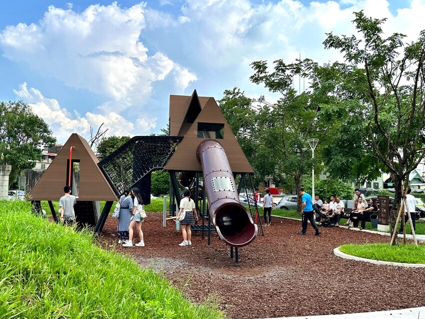 旗山美濃半日遊|旗山武德殿藝文中心.旗山特色兒童遊戲場.旗山悠閒逛逛玩玩