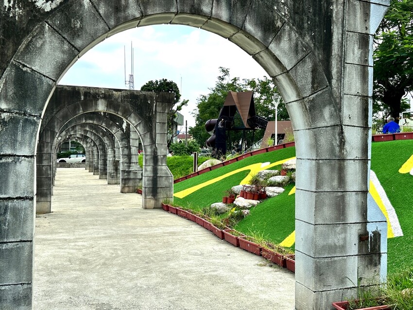旗山美濃半日遊|旗山武德殿藝文中心.旗山特色兒童遊戲場.旗山悠閒逛逛玩玩