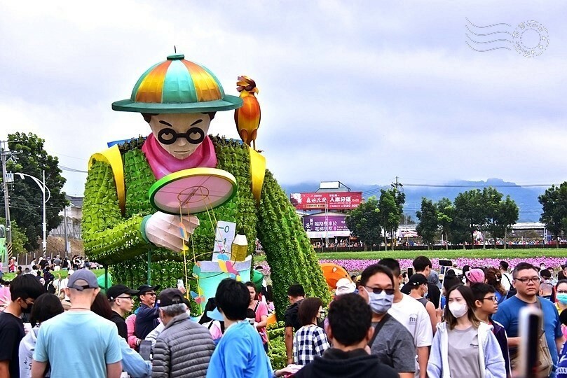 【2023臺中國際花毯節】:愛你愛山,璀璨重綻,全台最大規模,新社花海