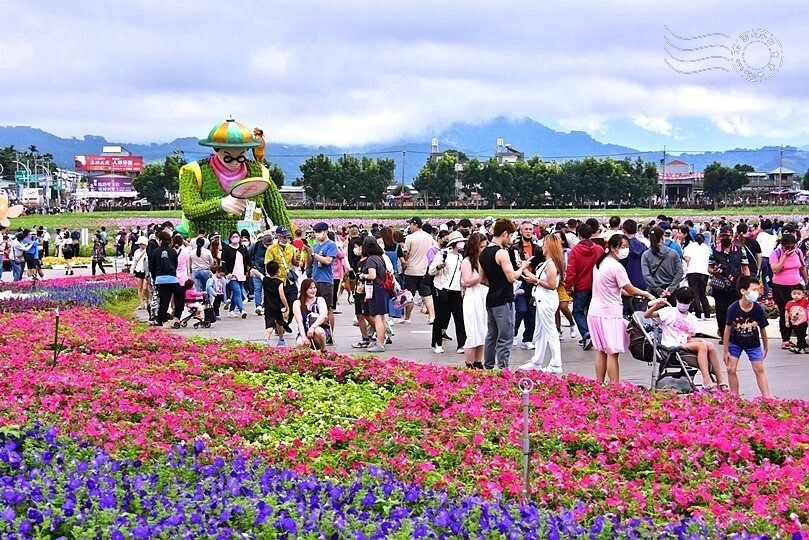 【2023臺中國際花毯節】:愛你愛山,璀璨重綻,全台最大規模,新社花海