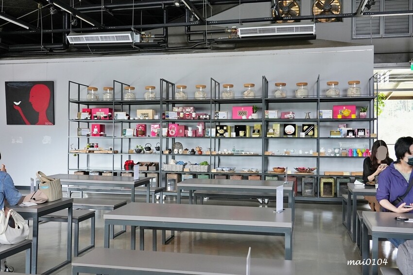 苗栗景點|苗栗銅鑼茶廠~不用跑到高山上也能享受茶園靜謐之美,提供免費停車場、每人入廠費100元可全額折