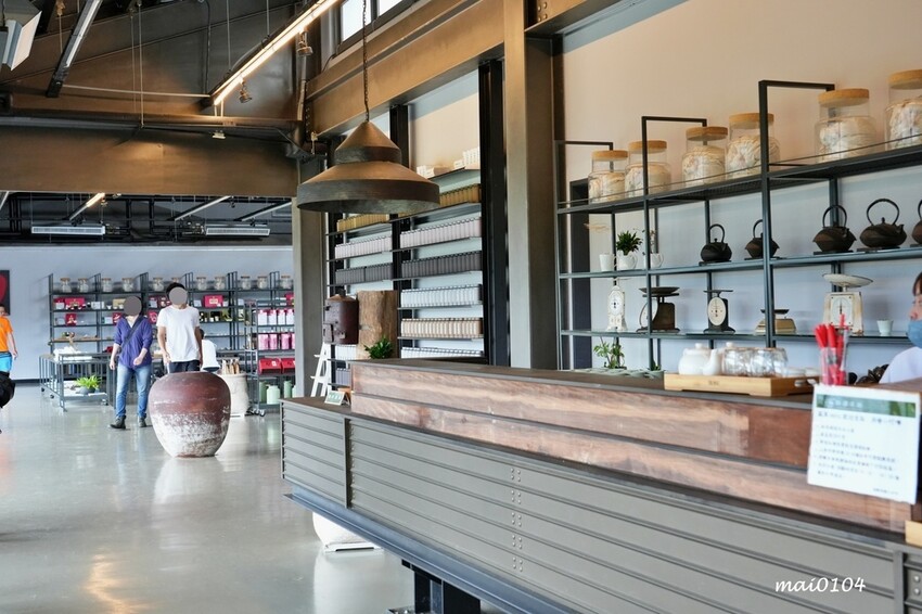 苗栗景點|苗栗銅鑼茶廠~不用跑到高山上也能享受茶園靜謐之美,提供免費停車場、每人入廠費100元可全額折